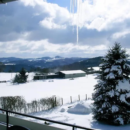 Ferienwohnung-nuerburgblick *
