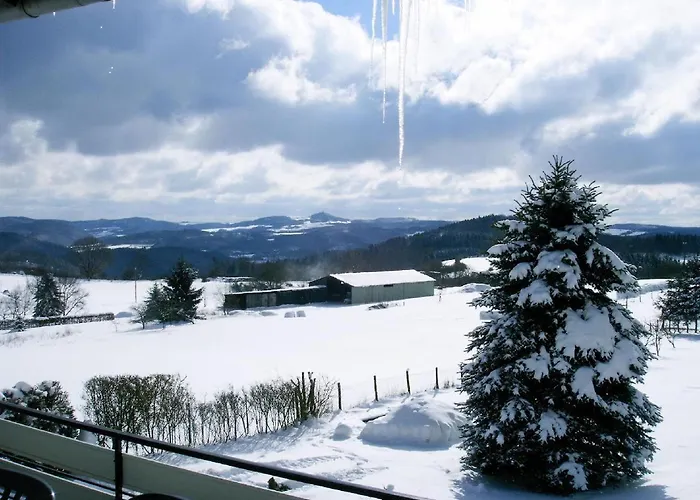 Ferienwohnung-nuerburgblick *